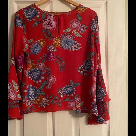Adrienne Vittadini Floral Blouse w/ Bell Sleeve Size - Large - Picture 5 of 5